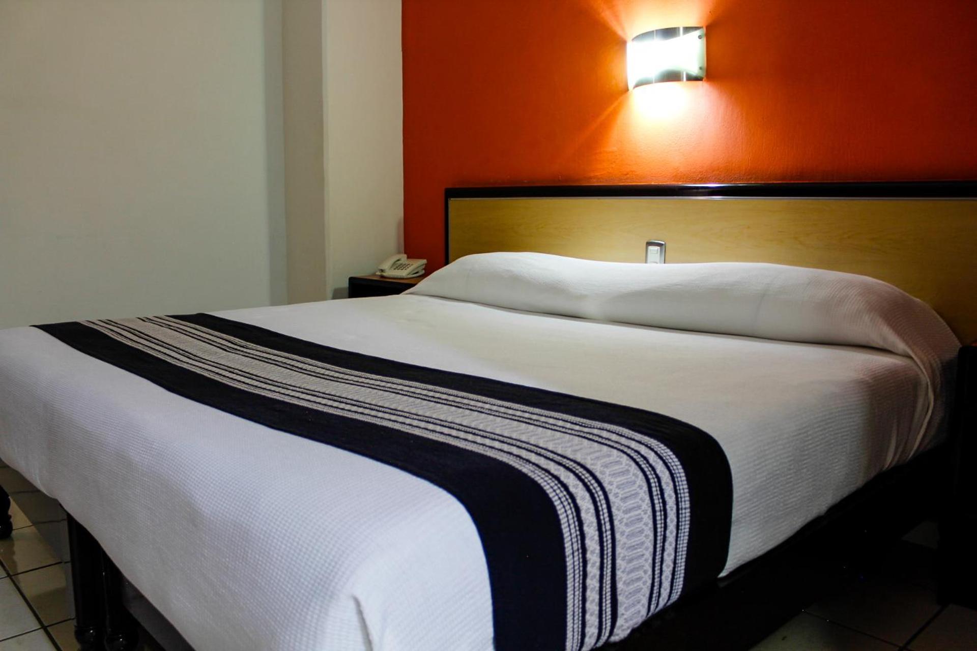 Hotel Montreal 莱昂 外观 照片