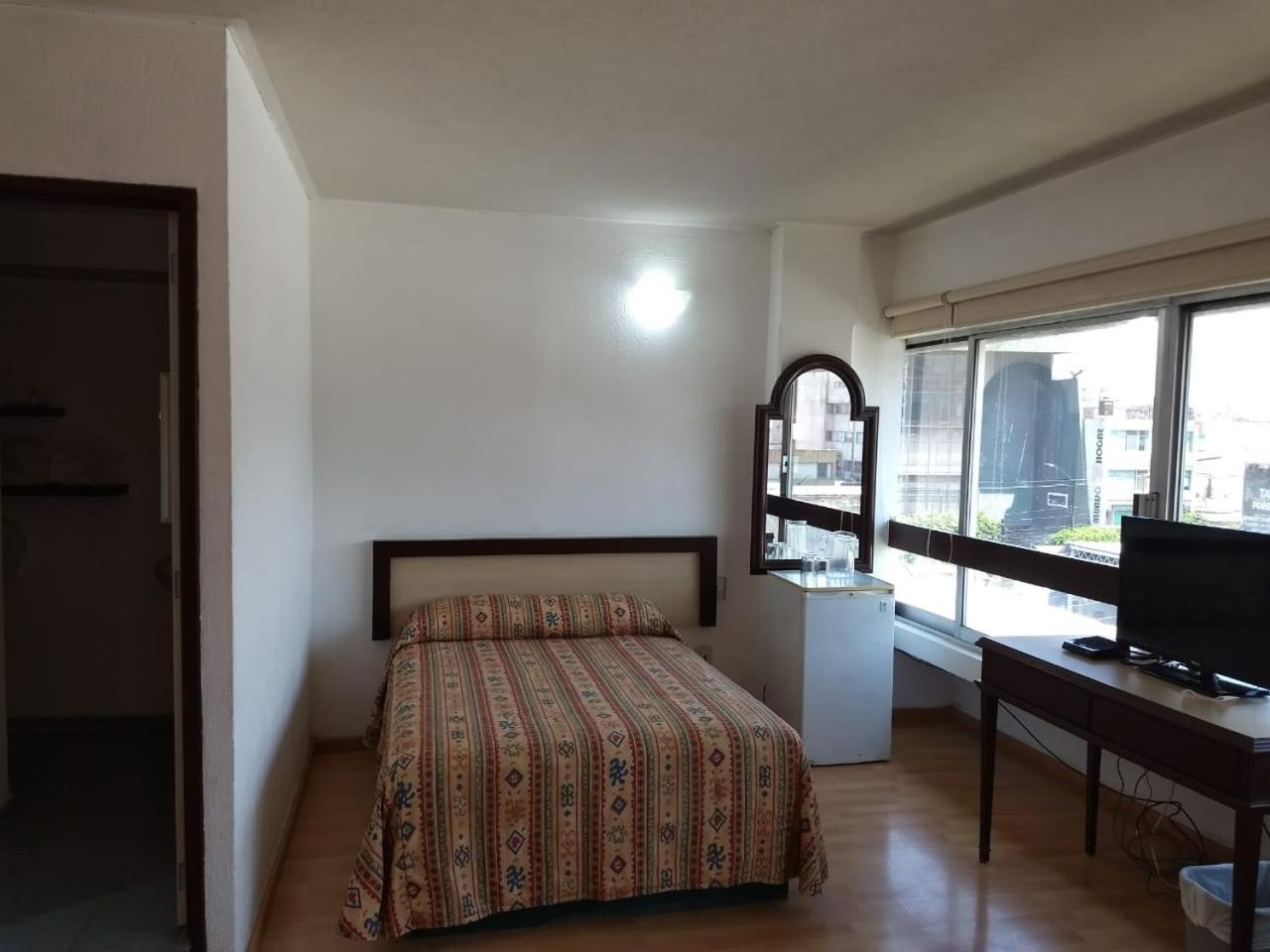 Hotel Montreal 莱昂 外观 照片